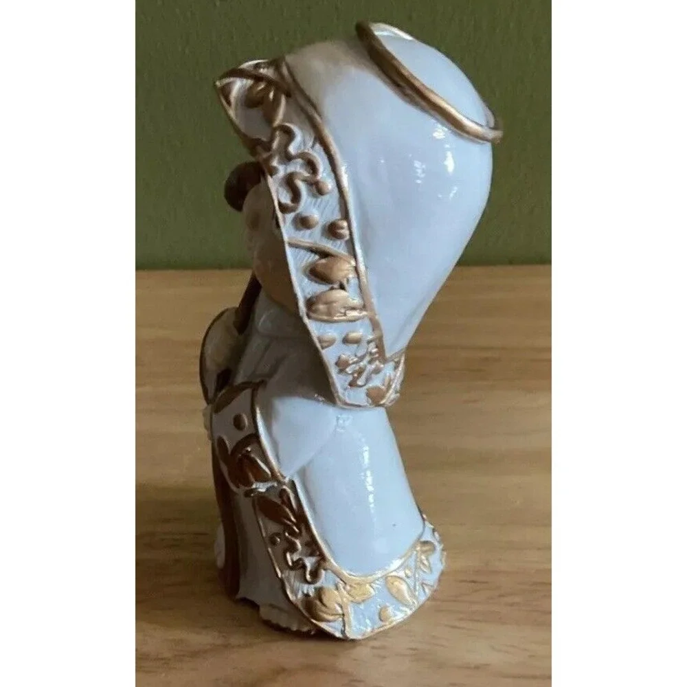 Ceramic‎ Nativity Set Small, 10 Pieces, Unbranded, White And Gold,